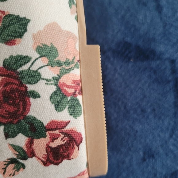 Floral Flats, H&M Size 38 - Picture 2 of 6